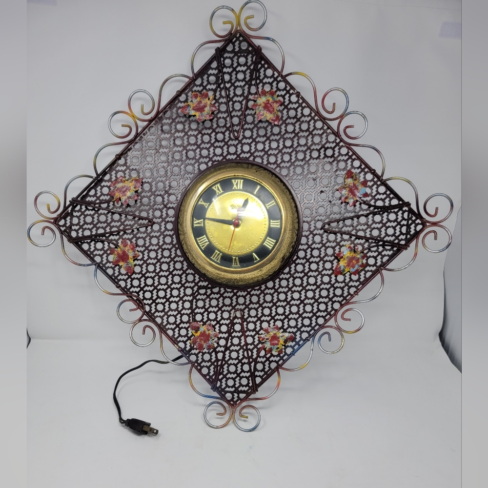Rare Vintage Mid Century 1960s United Large Lattice & Leaf WORKING wall clock